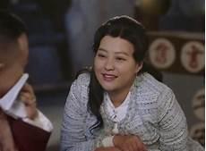 虎牙妃妃掉裙子54分视频